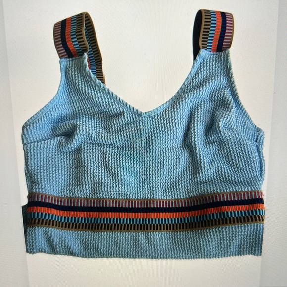 Cupshe baby blue, textured, color block, V-neck, one piece swimsuit - size med - Picture 7 of 8